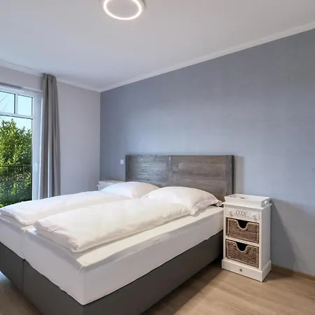 Baltischer Hof 30 *